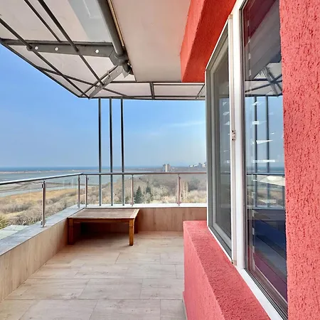 Seasky Smarthome Penthouse For 6 Guests With Private Parking 5 Minutes аway From And Centre Burgas