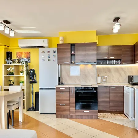 Apartment Seasky Smarthome Penthouse For 6 Guests With Private Parking 5 Minutes аway From And Centre Burgas City