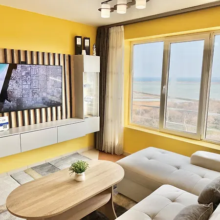 Seasky Smarthome Penthouse For 6 Guests With Private Parking 5 Minutes аway From And Centre Apartment
