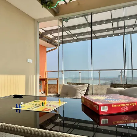 Seasky Smarthome Penthouse For 6 Guests With Private Parking 5 Minutes аway From And Centre Apartament Burgas